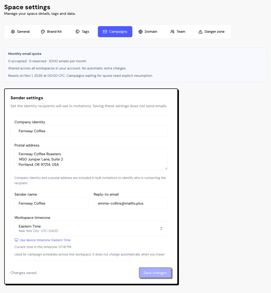 Página Configurar remetente preenchida, com a cota mensal de e-mails no topo.
